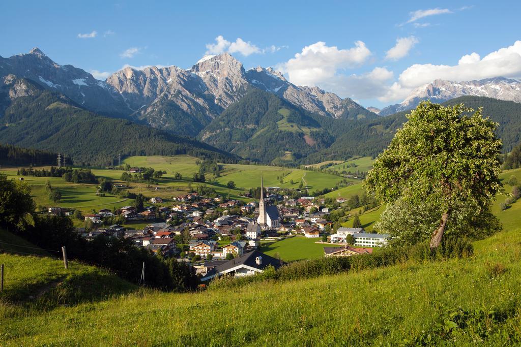 AlpenParks Hotel Maria Alm Buitenkant foto