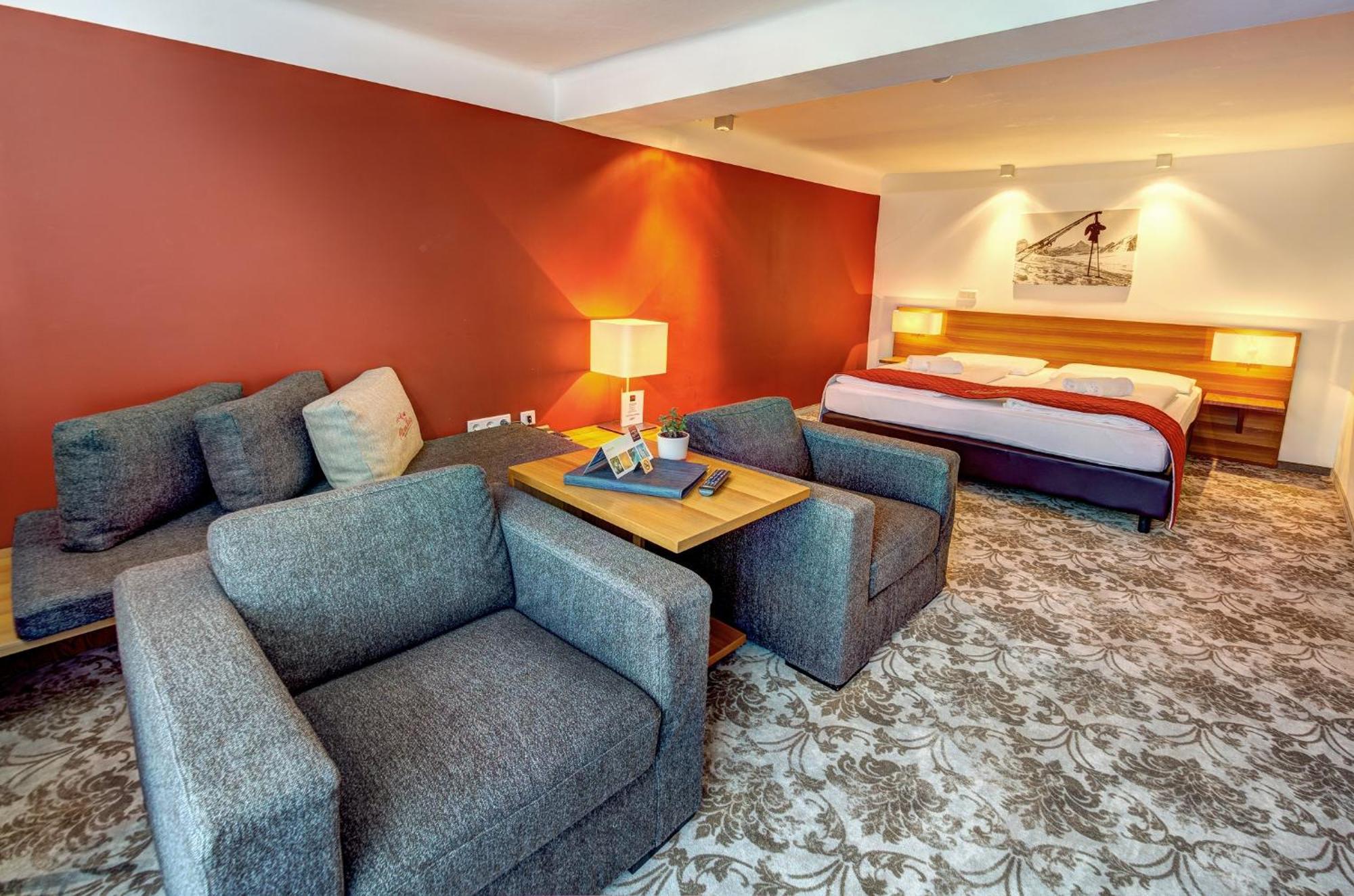 AlpenParks Hotel Maria Alm Buitenkant foto
