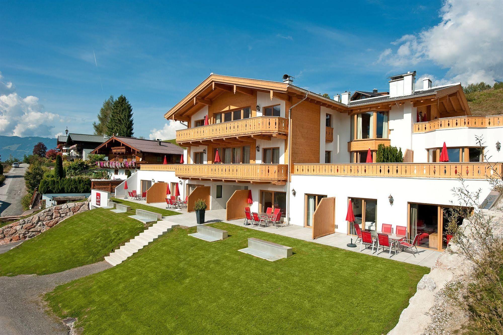 AlpenParks Hotel Maria Alm Buitenkant foto