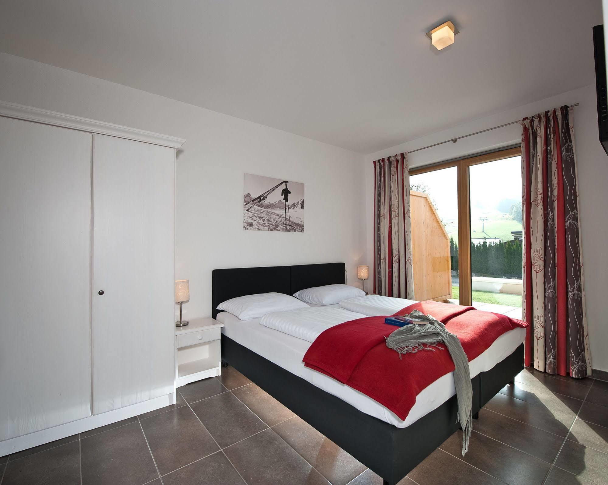 AlpenParks Hotel Maria Alm Buitenkant foto