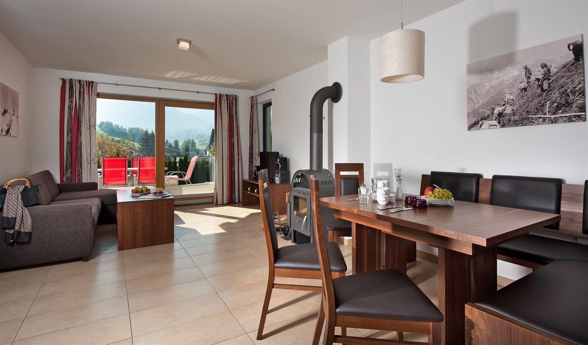 AlpenParks Hotel Maria Alm Buitenkant foto