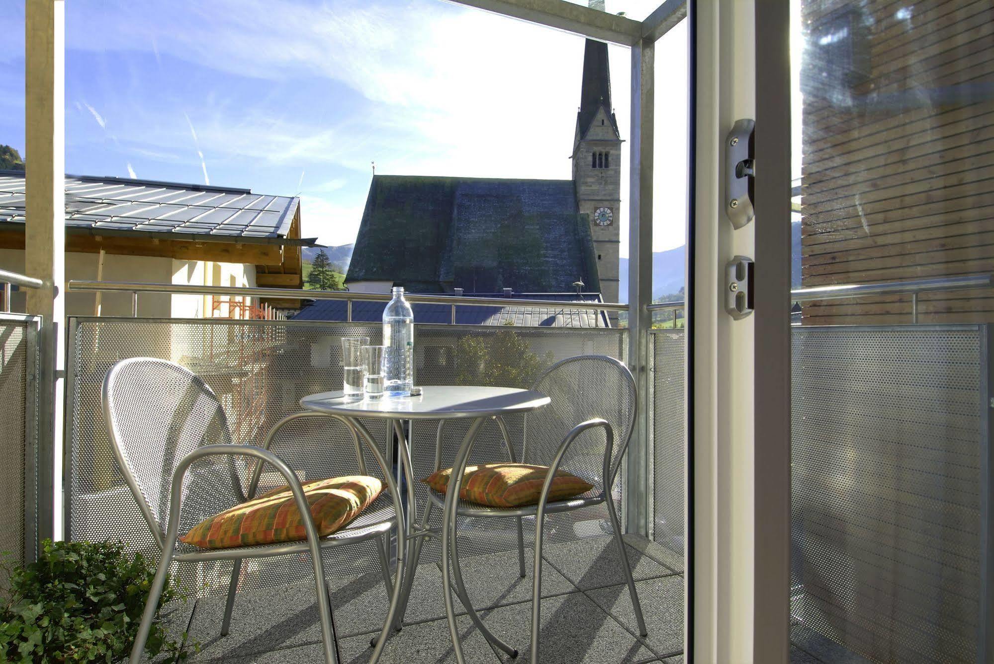 AlpenParks Hotel Maria Alm Buitenkant foto