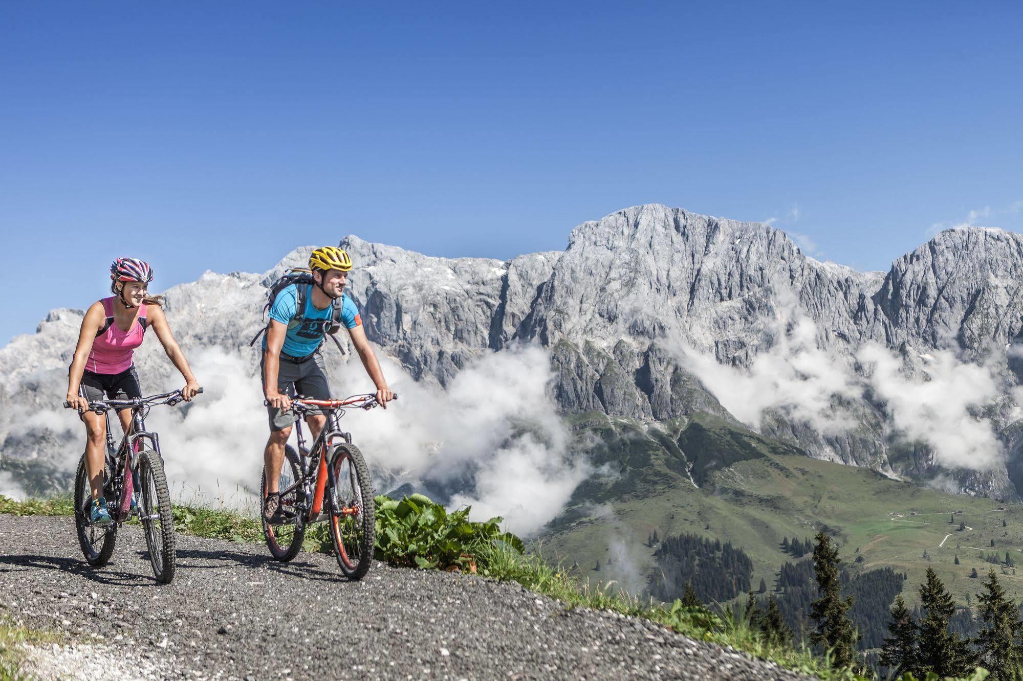 AlpenParks Hotel Maria Alm Buitenkant foto