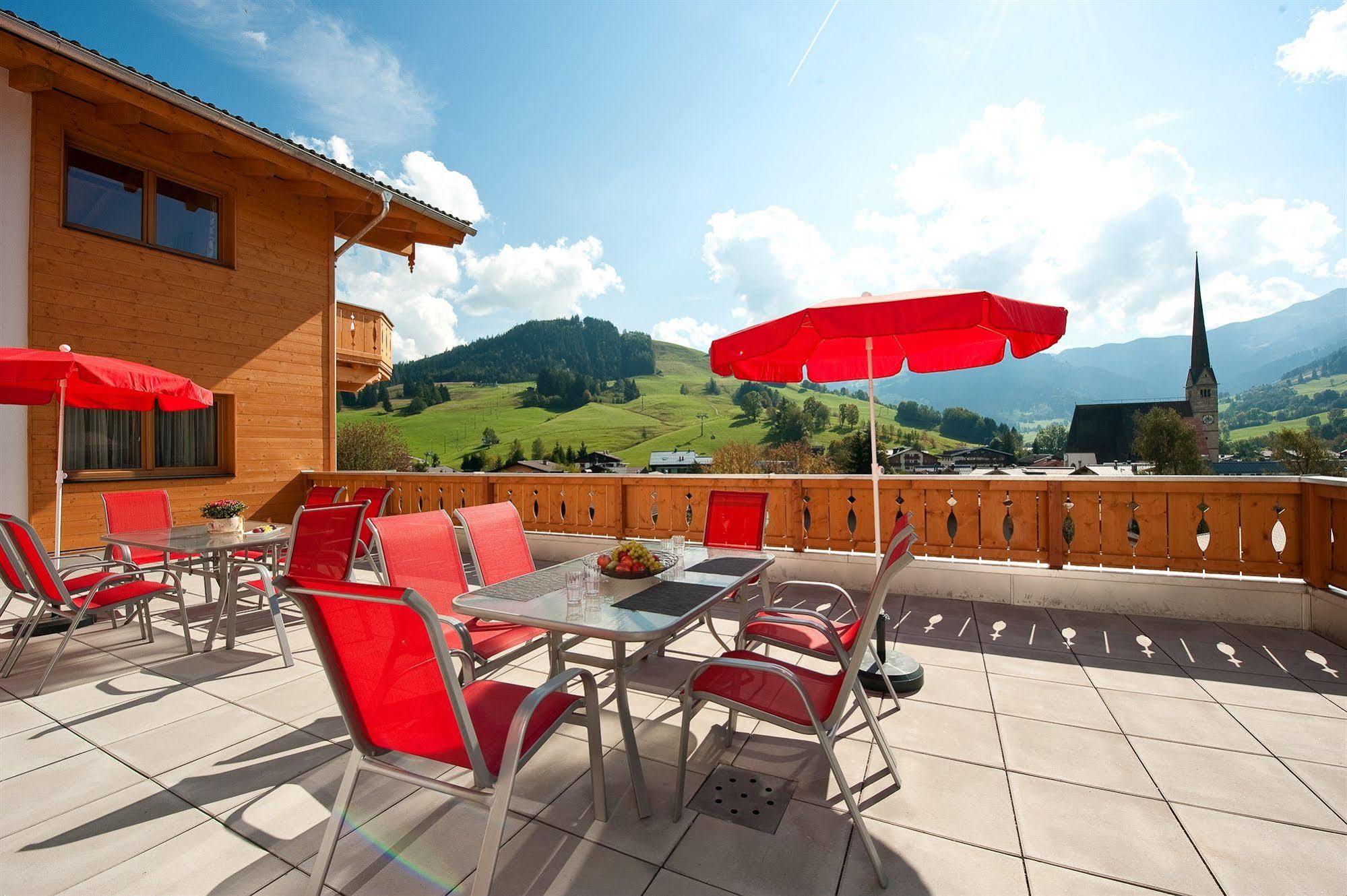 AlpenParks Hotel Maria Alm Buitenkant foto